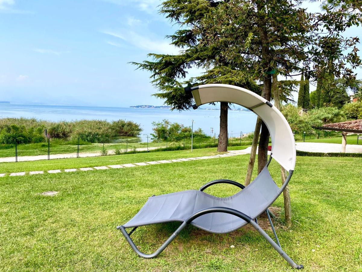 Hotel Aquila D'Oro Desenzano Desenzano del Garda Bagian luar foto