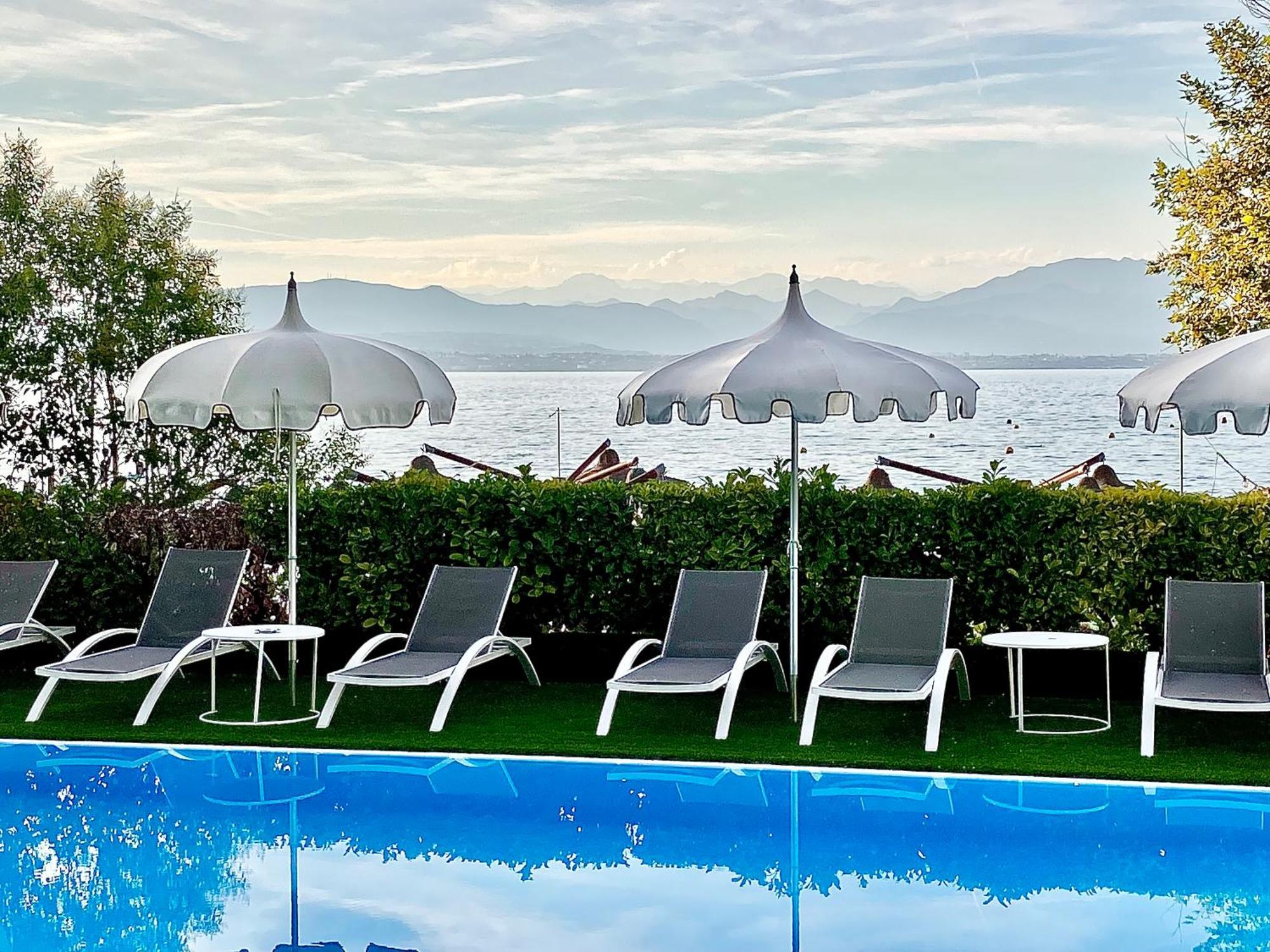 Hotel Aquila D'Oro Desenzano Desenzano del Garda Bagian luar foto