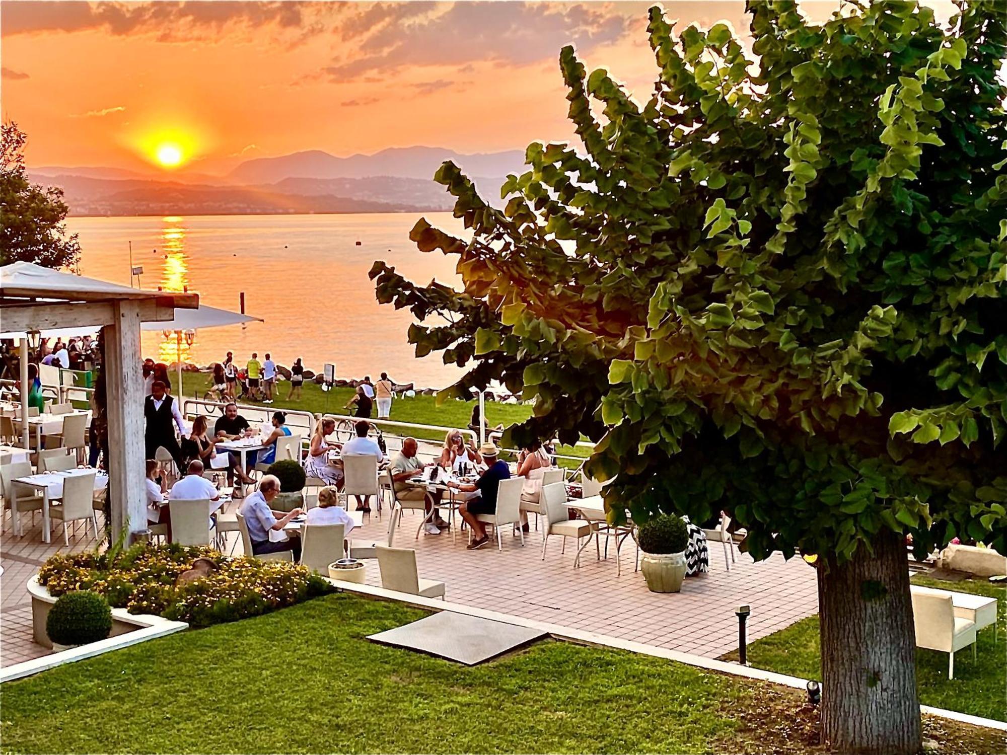Hotel Aquila D'Oro Desenzano Desenzano del Garda Bagian luar foto
